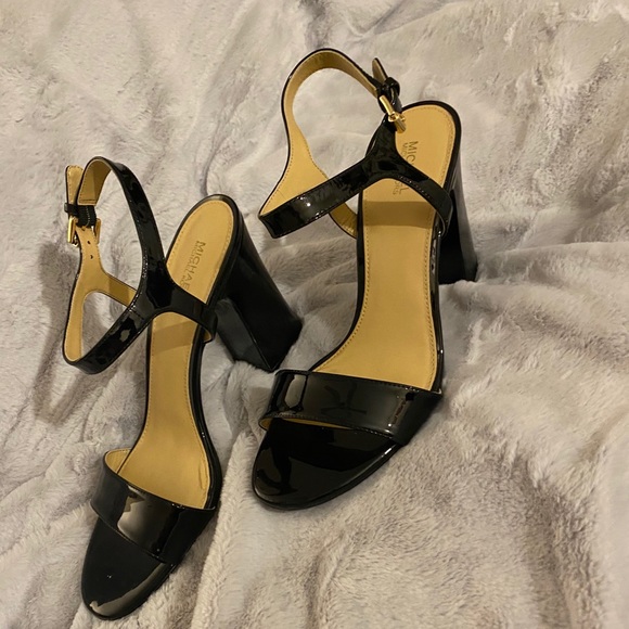 Michael Kors block strap heels - Picture 4 of 12